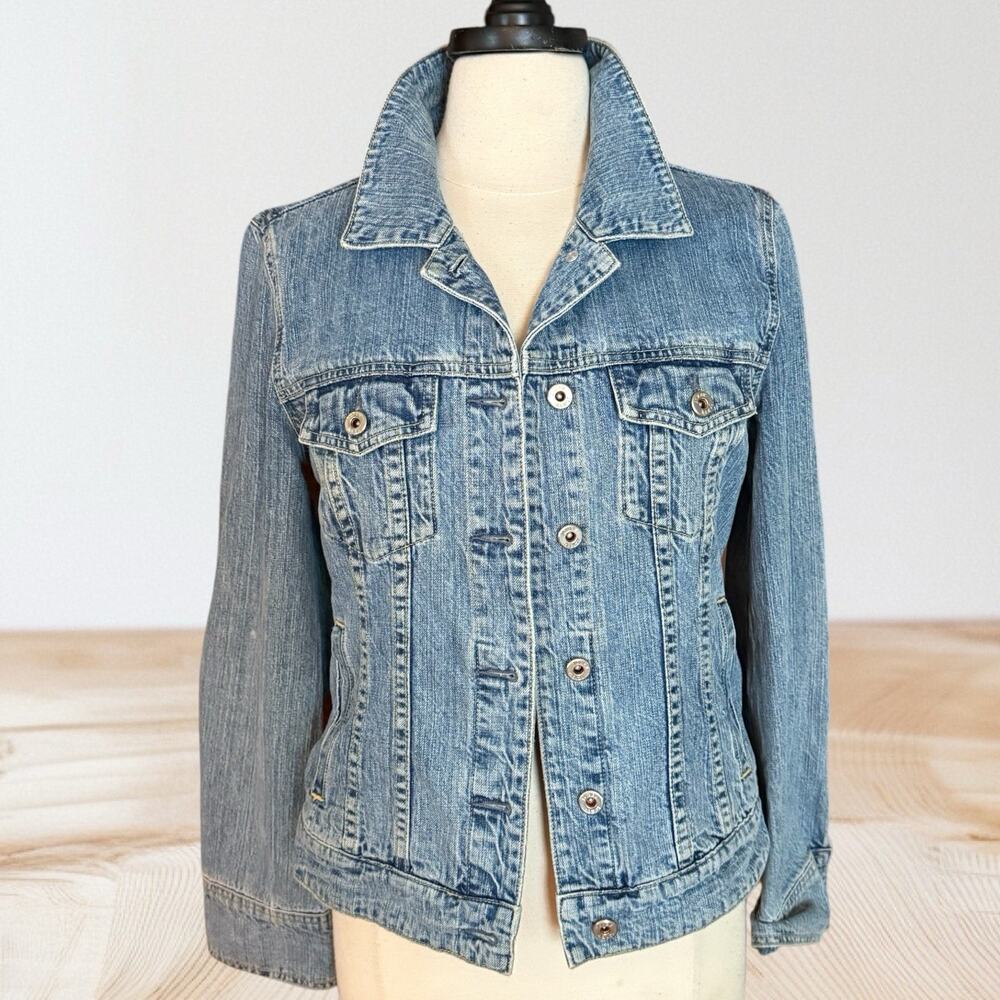 VTG J.Crew Y2K Denim Trucker Jacket Womens Size M Distressed 100% Cotton Details